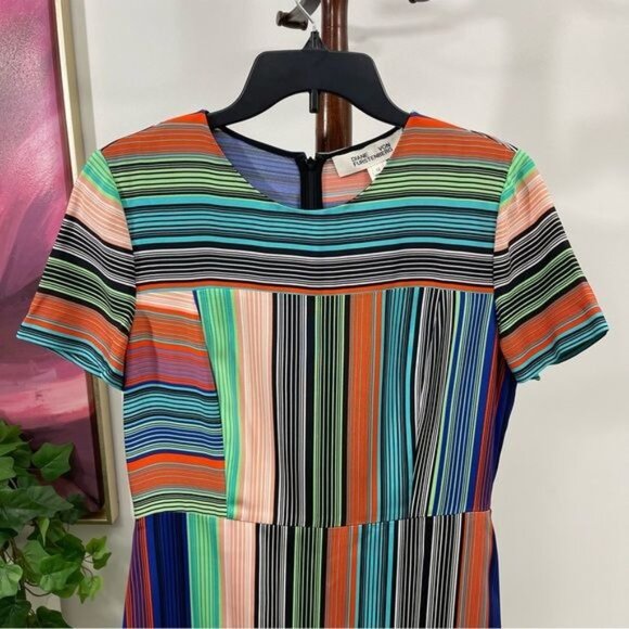 Diane von Furstenberg Short-Sleeve Tailored Dress Size 12 - Picture 7 of 12